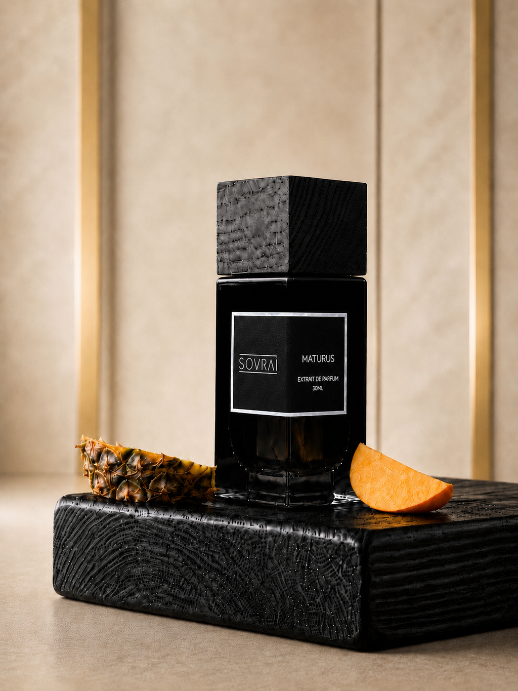 SOVRAI Maturus 30ML extrait de parfum bottle displayed on a black wooden pedestal with pineapple and mango accents.