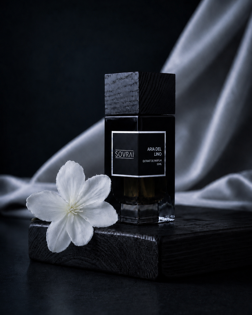 Aria del Lino 50mL by SOVRAI clean linen extrait de parfum with white flower