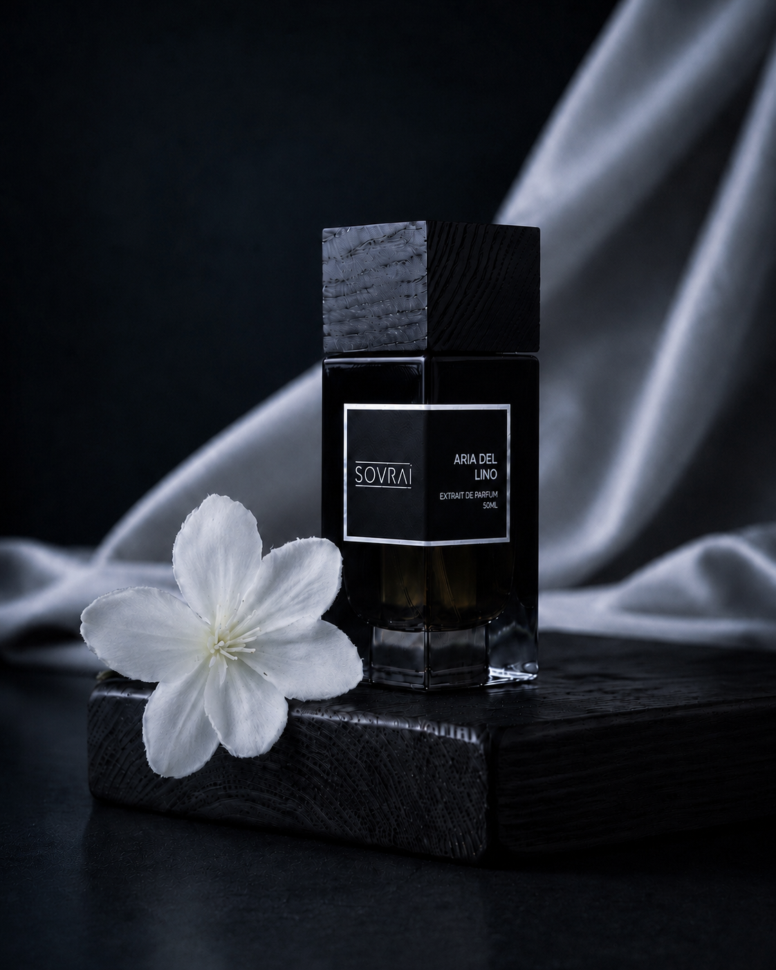 Aria del Lino 50mL by SOVRAI clean linen extrait de parfum with white flower